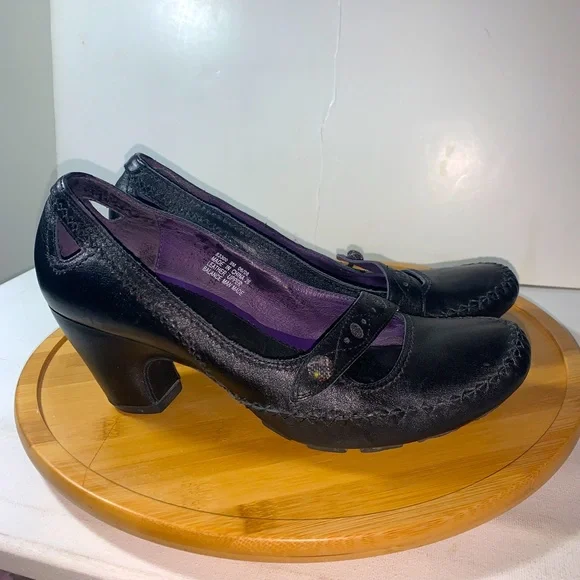 Indigo Clarks Women Pump Size 9M